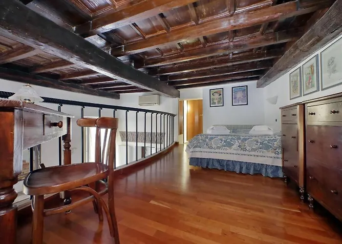 Sora Apartment Rom